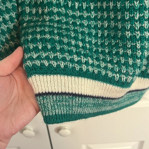 Vintage 1970s Men’s Size L acrylic blend sweater V-Neck with Pockets K1 - Picture 6 of 7